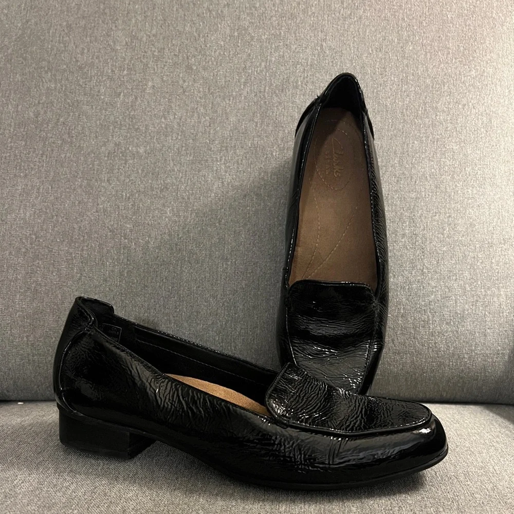 Clark’s Artisan loafers women’s size 7.5 - Picture 1 of 6